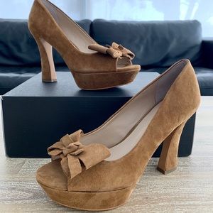 Franco Sarto Size 6.5 Suede Heel. Peep-Toe